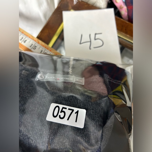 In2 by incashmere cashmere merino wool Black Gray Reversible Poncho Sweater S/M - Picture 11 of 11